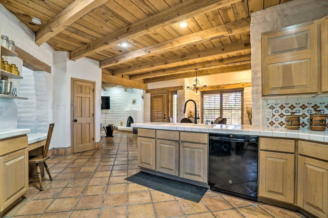 Las Cruces Home La Casa Blanca With Courtyard Exterior photo