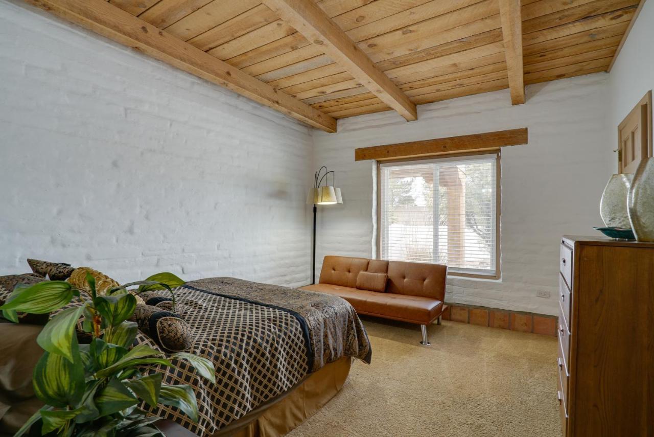 Las Cruces Home La Casa Blanca With Courtyard Exterior photo
