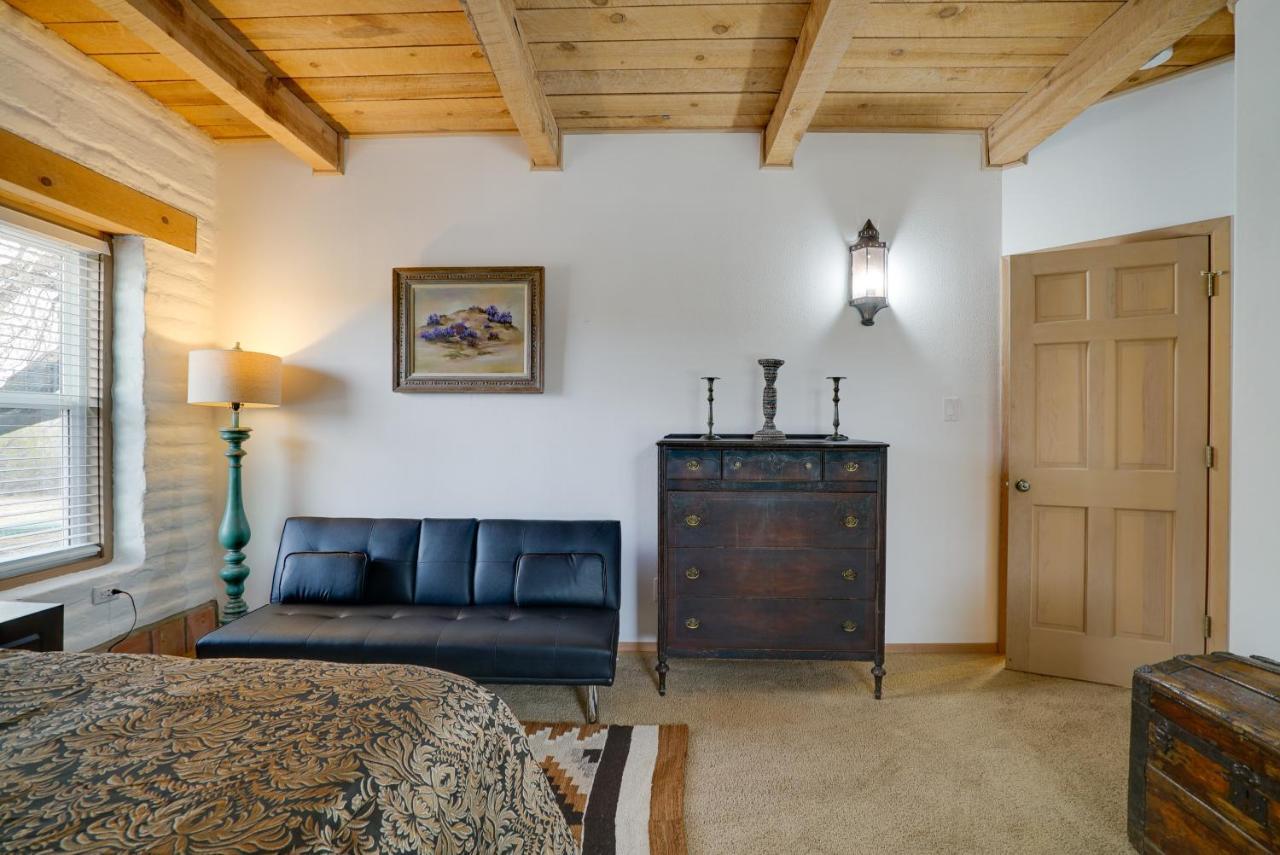 Las Cruces Home La Casa Blanca With Courtyard Exterior photo